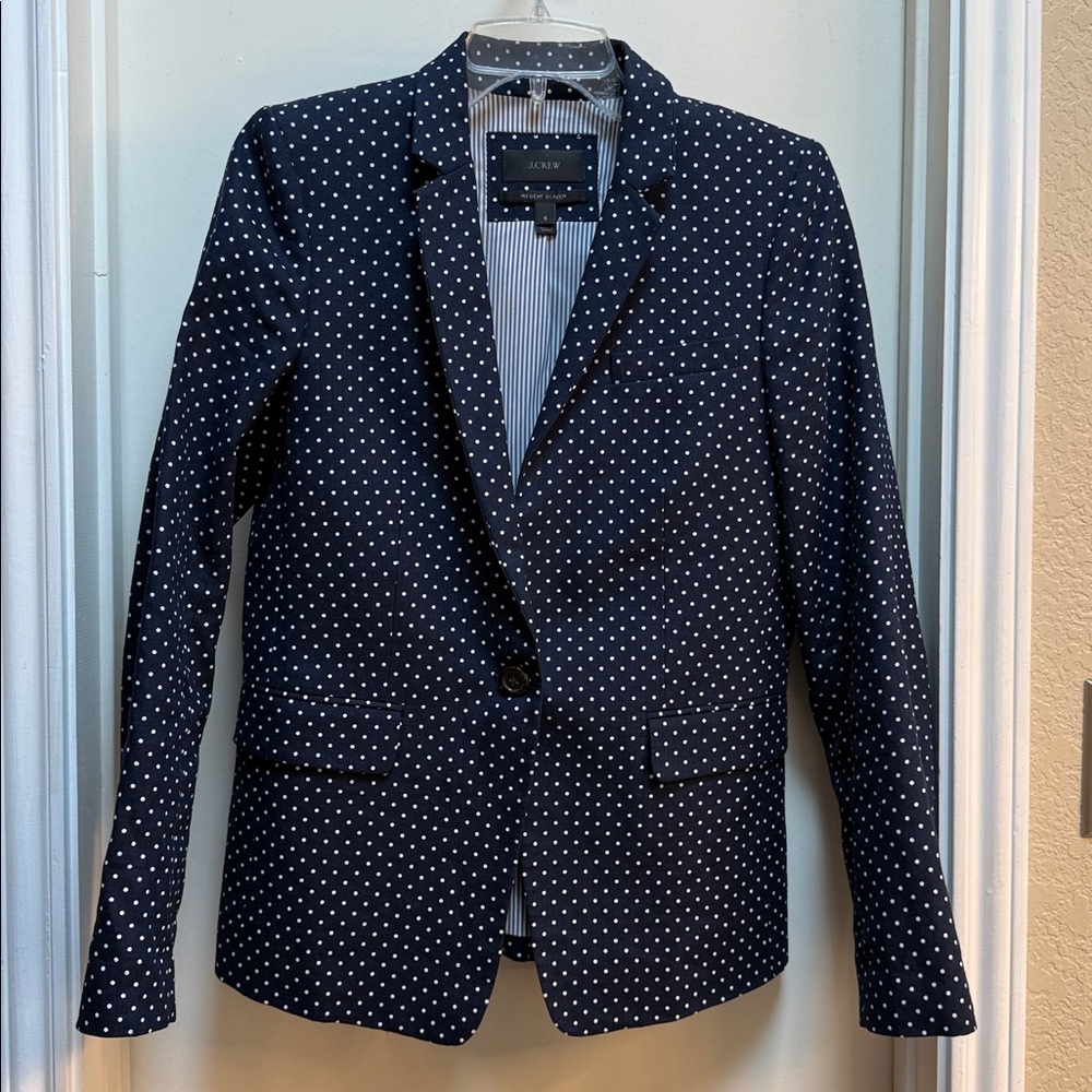 Classic Women’s Fitted J. Crew Regent Blazer. Navy w/ white polka dots. Size 6